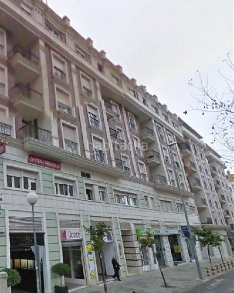 Foto b99633d4-80b4-4a44-b3c6-97ddd8d8e692. Aparcament cotxe a Albaida