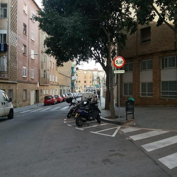 Foto 5fbcc104-03c1-4324-bd6d-6a91d3b35efd. Parking voiture dans Congrés - Indians Barcelona