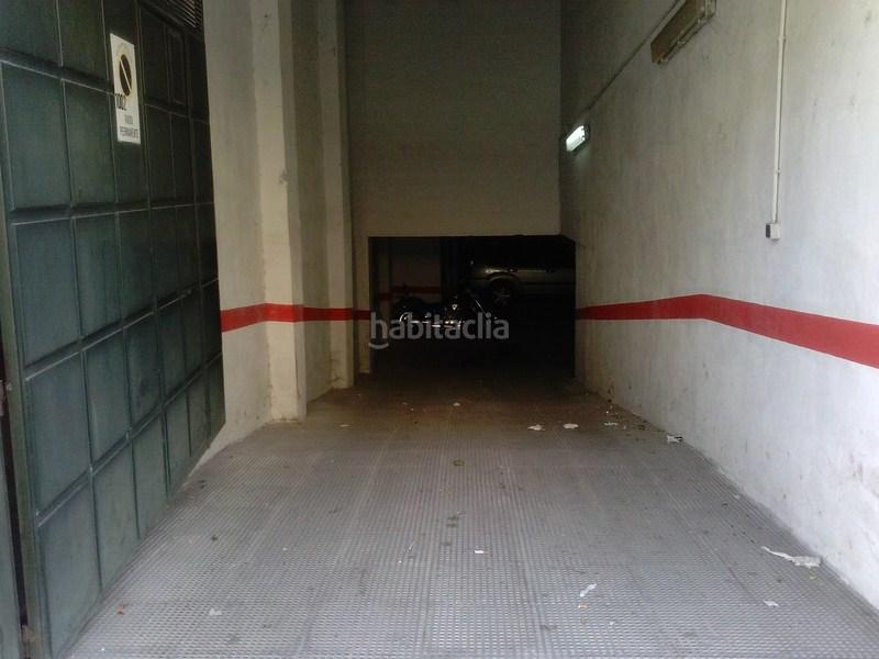 Foto 3fe62782-1ce0-4132-87fc-00e82cc94f98. Autoparkplatz in Mancha Real