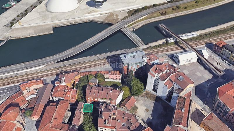 Foto b7e2d7f7-e6fe-4f35-b347-d4d34832c633. Finca rústica solvia inmobiliaria solares en Centro Avilés