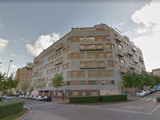 Aparcament cotxe  Madre isabel larrañaga. Solvia inmobiliaria  garaje cáceres