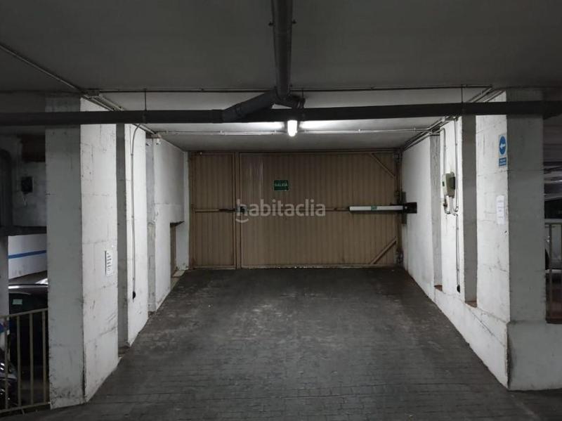 Foto a22714c5-50d7-496f-a9e0-fd047613f0b6. Parking coche solvia inmobiliaria garaje en Centro Cáceres