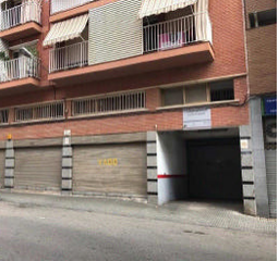 Parking voiture  Escultor llimona. Solvia inmobiliaria  garaje viladecans