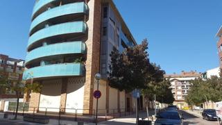 Local Comercial  C/ monasterio sigena. Solvia inmobiliaria  locales huesca
