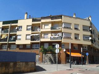 Aparcament cotxe  Barcelona. Solvia inmobiliaria  garaje banyoles
