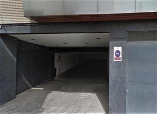 Aparcament cotxe  General castaños. Solvia inmobiliaria  garaje rubí