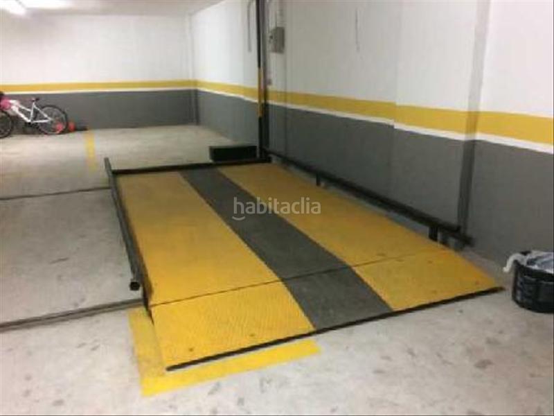 Foto cd95f98c-d3e4-4e1d-a477-03683508fa4e. Aparcament cotxe a Almussafes
