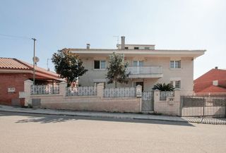 Chalet  C/ les escletxes. Solvia inmobiliaria  chalet independiente papiol el