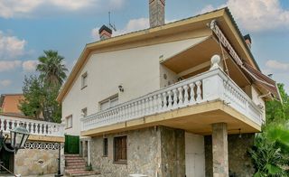 Xalet  C/ holanda. Solvia inmobiliaria  chalet independiente terrassa