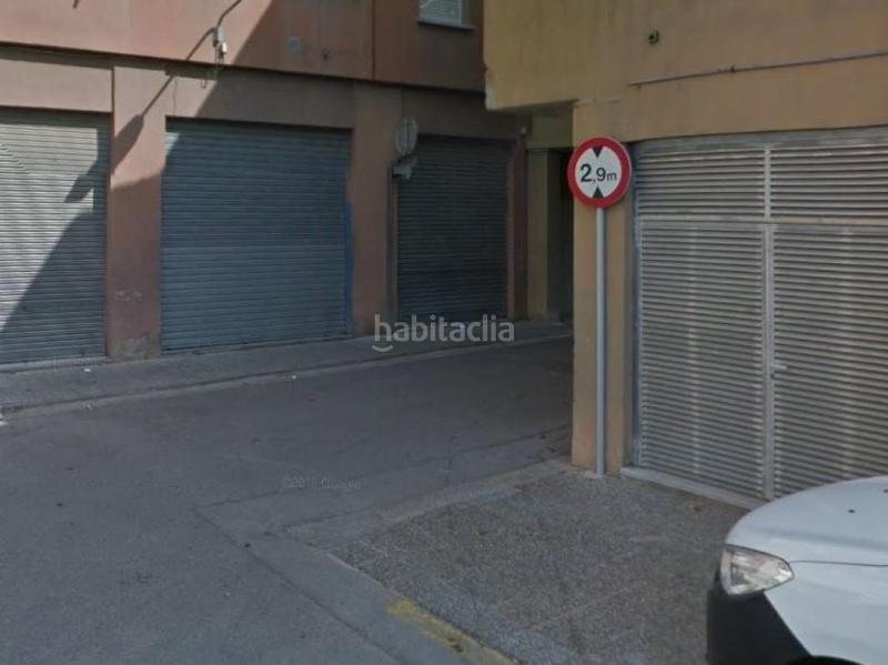 Foto 34472c53-d545-4222-aba3-bec74563fb1c. Aparcament cotxe a Banyoles