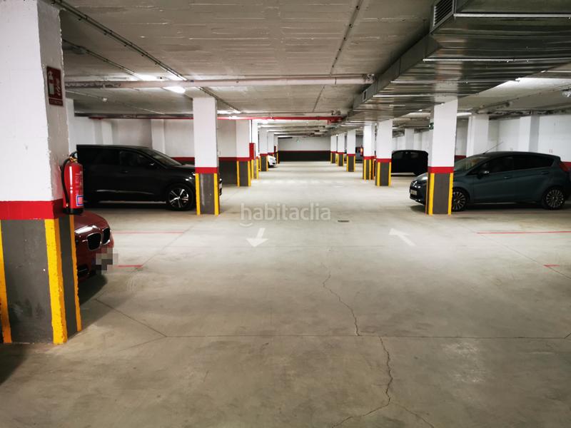 Foto 24590c3c-70a8-4e2e-bf4b-d90e81655b38. Parking coche solvia inmobiliaria garaje en altos de Estepona Estepona