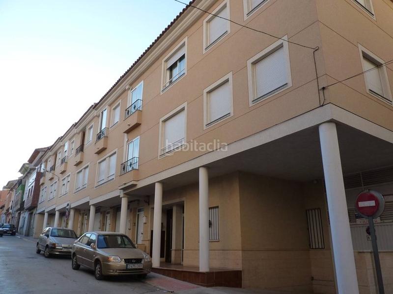 Foto 53e63be7-efef-4562-9f40-b5f0d39fa1fe. Parking voiture dans Utiel