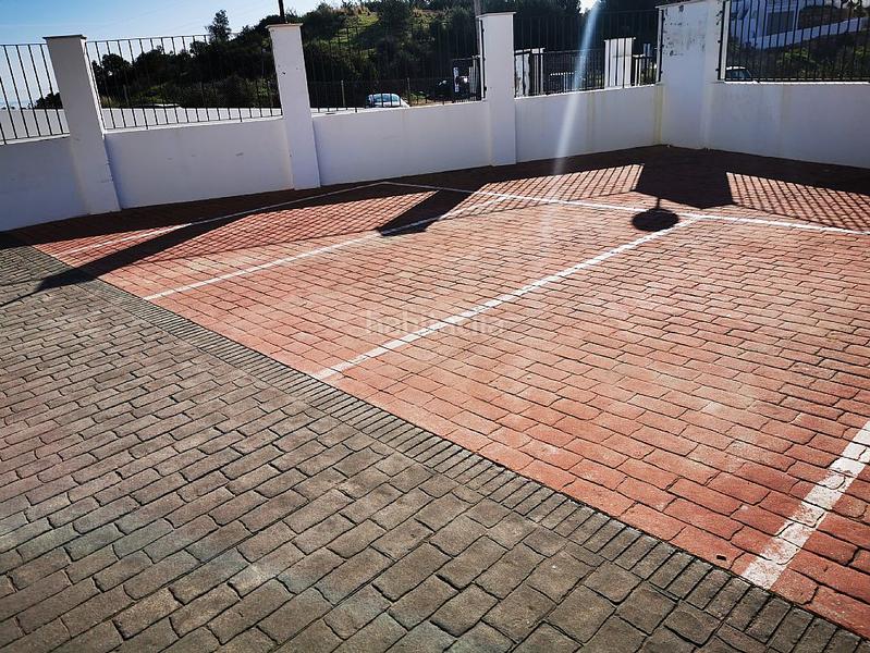 Foto 3ed532aa-684d-4f3d-8e86-a94061eb4b04. Parking coche solvia inmobiliaria garaje en altos de Estepona Estepona