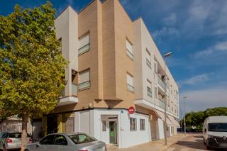 Aparcament cotxe  C/ ramón y cajal. Solvia inmobiliaria  garaje cadrete
