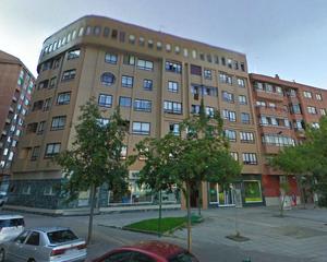 Aparcament cotxe  Farmaceutico obdulio fernandez. Solvia inmobiliaria  garaje burgos