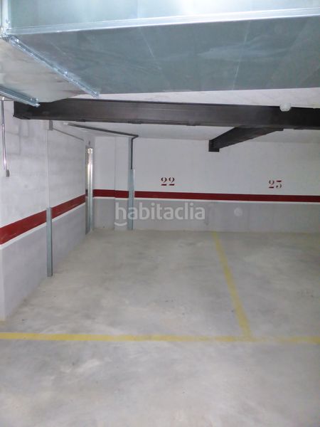 Foto 01d958f2-ff2d-44fd-a2df-3273add029c9. Aparcament cotxe a Ponteceso