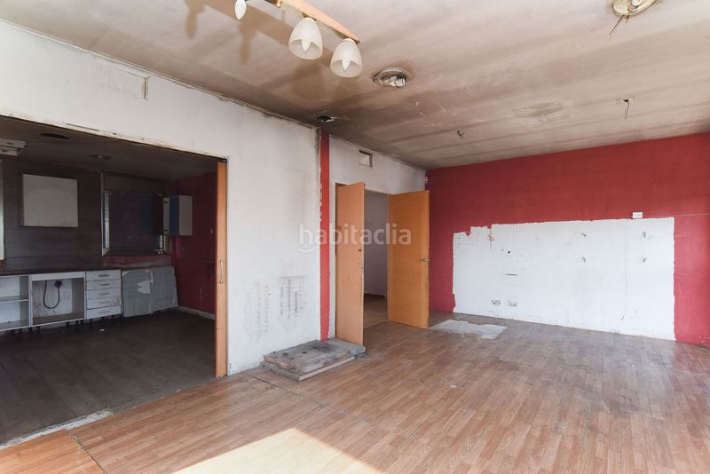 Foto ffa708a7-ff42-4b9a-83ea-43d3ef203ea7. Xalet a Torre Baró Barcelona