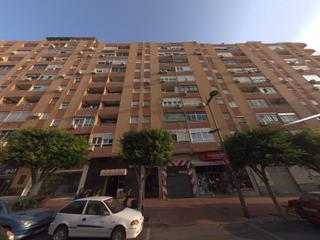 Pis  C/ granada segunda tramo. Solvia inmobiliaria  piso almería