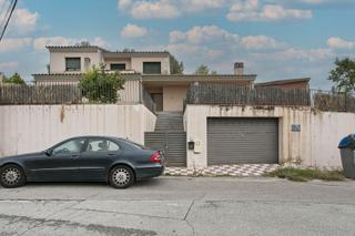 Chalet  C/ antoni gaudi. Solvia inmobiliaria  chalet independiente esparreguera