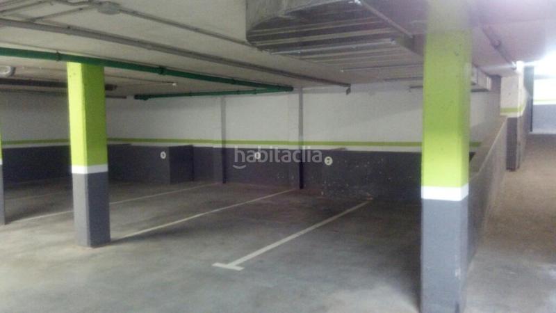 Foto 0e623632-bf20-46fd-8c4f-df4ccc13b82d. Parking voiture dans Artés