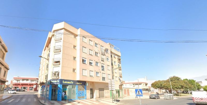 Foto 5ac92ff2-91aa-4459-9a59-d1e48bd9a22d. Aparcament cotxe a Roquetas pueblo Roquetas de Mar