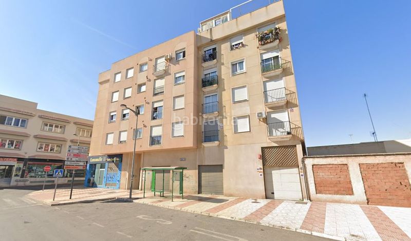 Foto cdc94096-6adf-4514-ab53-6a5b13088f65. Aparcament cotxe a Roquetas pueblo Roquetas de Mar