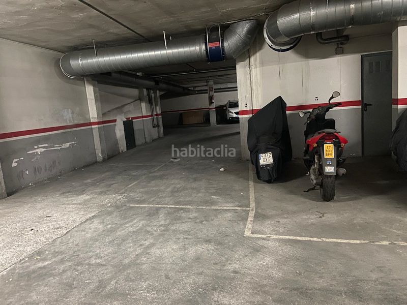 Foto d6d09dd7-d7eb-4e26-877b-51efc8ba8d2d. Aparcament cotxe a Roquetas pueblo Roquetas de Mar