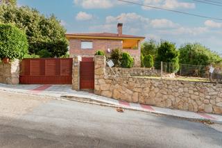 Chalet  C/ del pozo. Solvia inmobiliaria  chalet independiente boalo el
