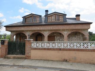 Chalet  C/ can ribas. Solvia inmobiliaria  chalet independiente bigues i riells