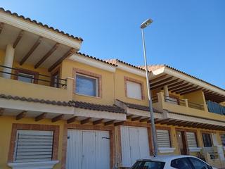 Casa aparellada  C/ francisco de orellana. Solvia inmobiliaria  chalet adosado torrepacheco