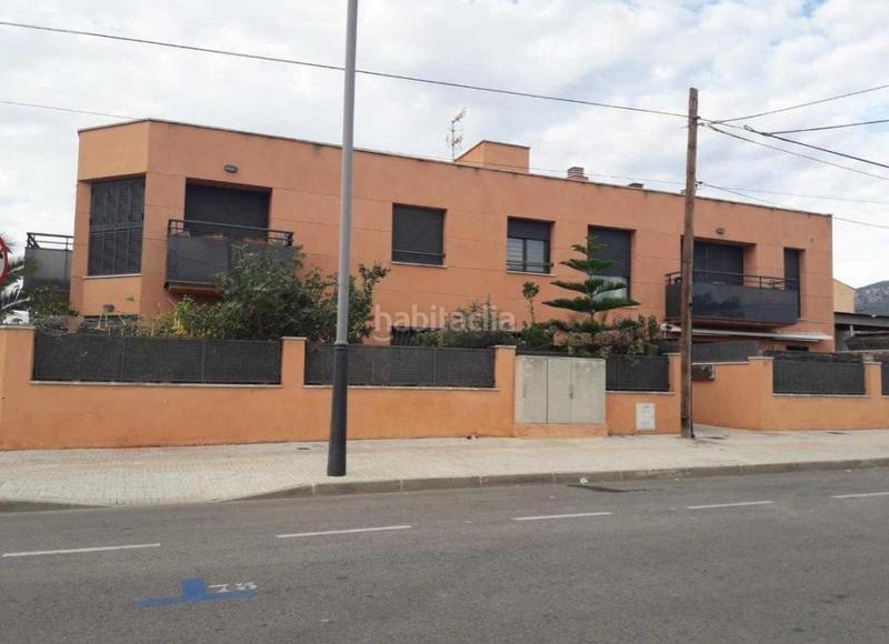 Foto 46104af6-658b-44e5-99b9-4e4cd84bc846. Aparcament cotxe a Centre Miami Platja
