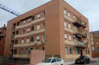 Aparcament cotxe  C/ pintor pablo picasso. Solvia inmobiliaria  garaje linares