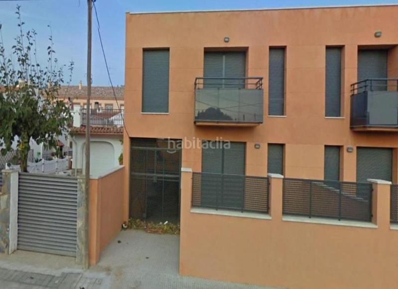 Foto 35a857ab-8c3f-44e3-8d8b-06aac886241e. Aparcament cotxe a Centre Miami Platja