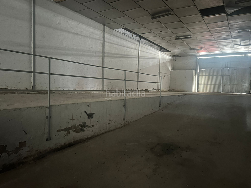 Foto 4ac313a3-dd8b-4399-b10a-b4650b229eea. Bâtiment à usage industriel dans Poleares Lucena