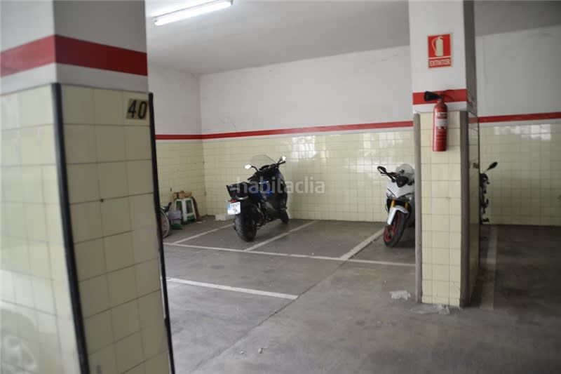 Foto ddc990ff-a236-4719-aed3-7bdd64924d73. Aparcament cotxe a Eixample-Horta Capallera Figueres