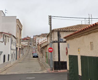 Foto 7a3eb352-9b68-45a0-90b7-c1d7ad44aef7. Casa adossada a Centro Puertollano