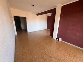 Appartement  De barcelona. Solvia inmobiliaria  piso sant andreu de la barca