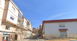 Local commercial  Pirineos. Solvia inmobiliaria  locales santa coloma de gramenet