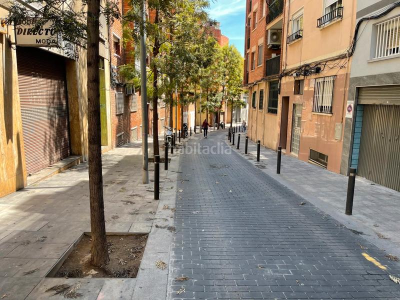 Foto 32c929ec-8391-45c6-8af9-90a1c479e634. Local comercial a Singuerlín Santa Coloma de Gramenet