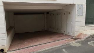 Aparcament cotxe  Antonio tarrega. Solvia inmobiliaria  garaje carboneras