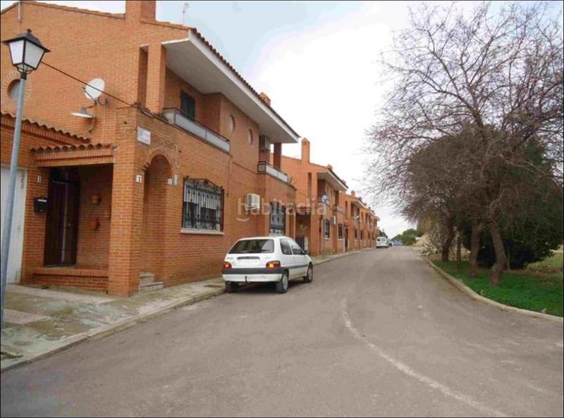 Foto 16fb9c2b-6759-4cac-a963-ca614dad1776. Casa pareada solvia inmobiliaria chalet adosado en Erustes