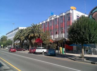 Local Comercial  Julio hauzeur. Solvia inmobiliaria  locales torrelavega