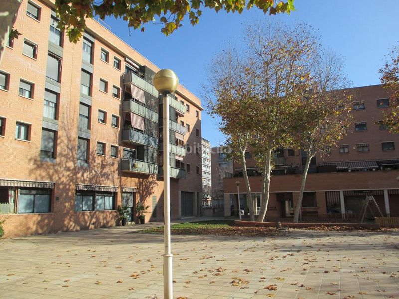 Foto d71c8a6b-a75e-40ee-b9eb-a61ed31147b6. Aparcament cotxe a Llagosta (La)