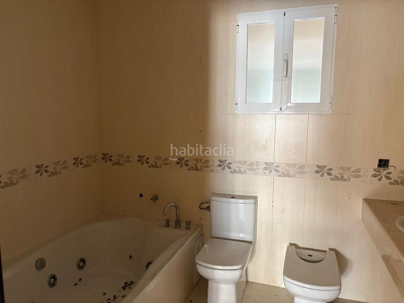 Foto 50311fcc-b39b-4554-bf27-11ab3e6eb0ea. Piso solvia inmobiliaria piso en Linarejos Linares