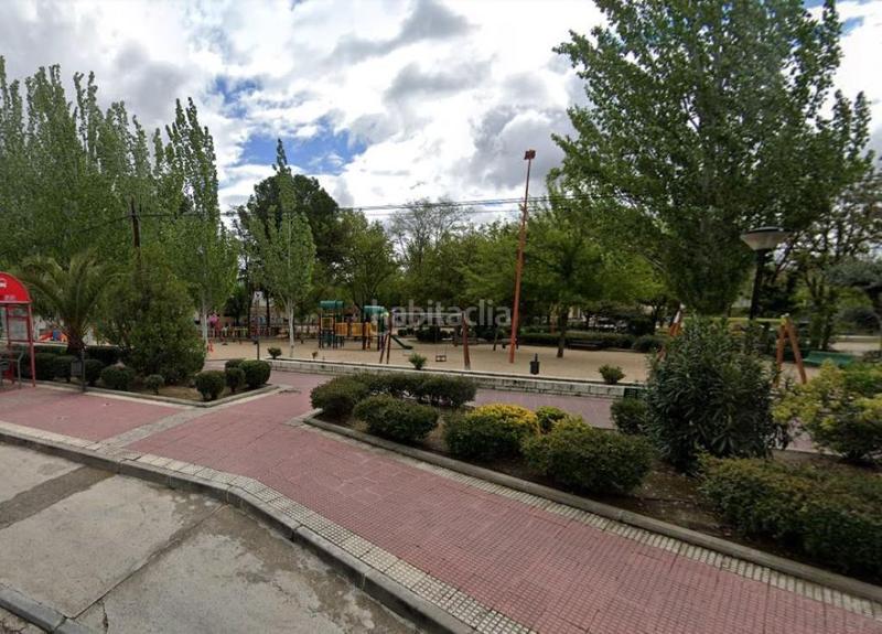 Foto ac45ced1-c3d4-4f06-83b3-3fcb6d682d4f. Car parking in Velilla de San Antonio