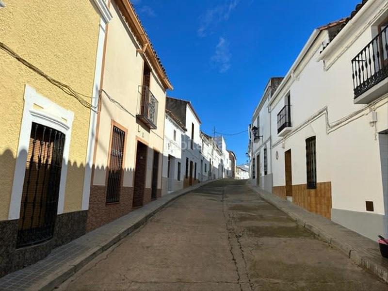 Foto bdf142a7-0170-421f-b95d-7b85e2ad1c41. Casa aparellada a Barcarrota