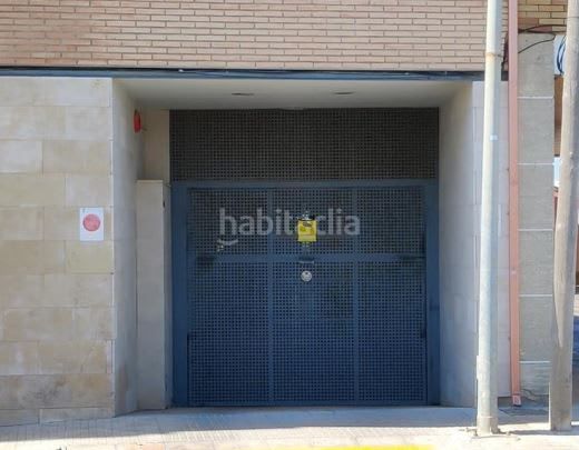 Foto 0bd99c32-974f-443a-8f2b-858c2ccb3dad. Aparcament cotxe a Deltebre
