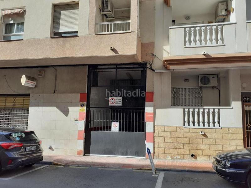 Foto ddae4bd8-4d34-477e-a125-ef5e9db48054. Autoparkplatz in Avenida Habaneras - Curva de Palangre Torrevieja