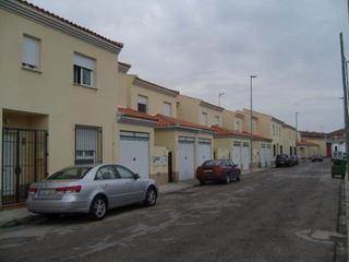 Casa aparellada  Perez galdos. Solvia inmobiliaria  chalet adosado tomelloso