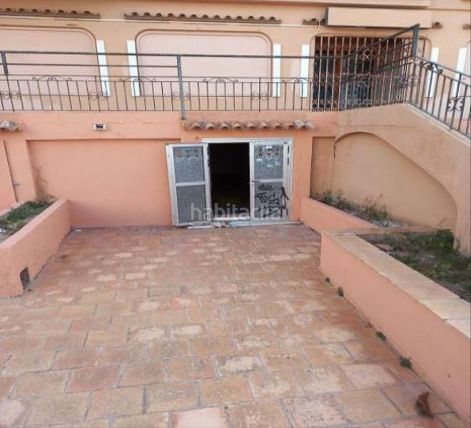 Foto e2b8f10b-f40f-47a5-beec-7e144073b2b6. Locale commerciale in Playa de Gandía Gandia